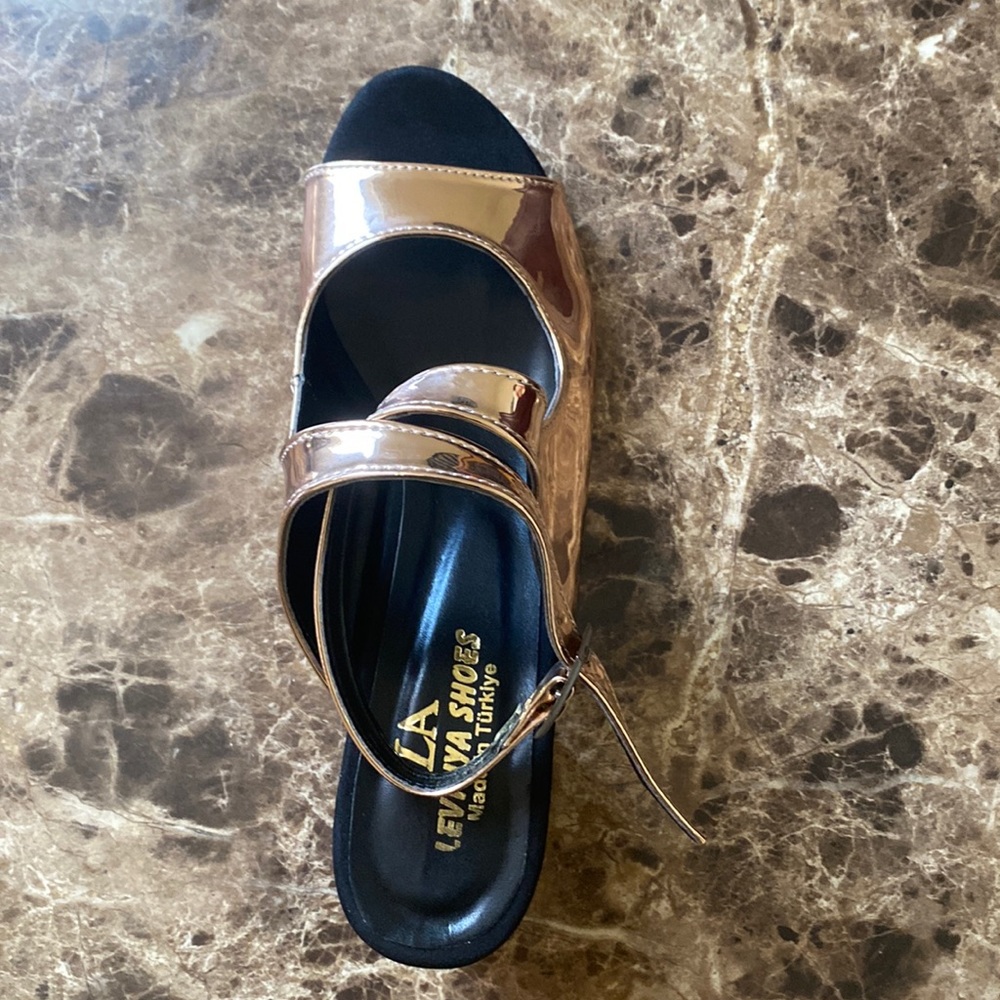 Women’s shoes
